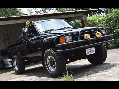 TOYOTA HILUX 22R VOLVER AL FUTURO