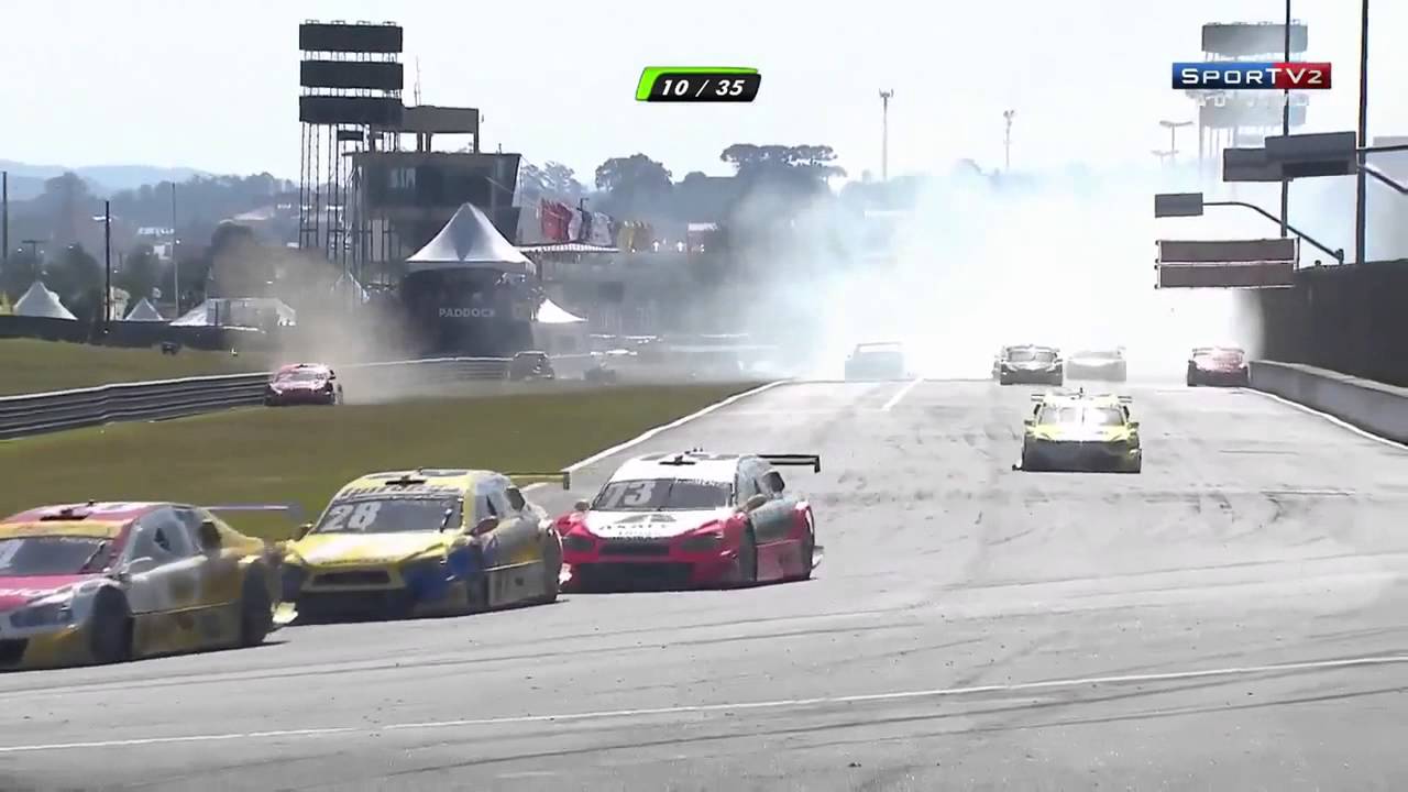 Acidente entre Thiago Camilo, Rafa Matos e Felipe Fraga - Stock Car Curitiba