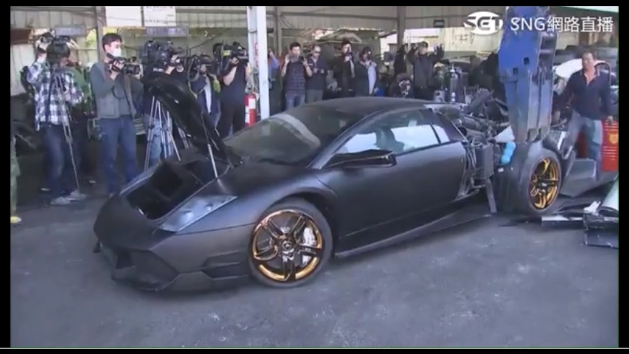 Lamborghini Murcielago getting destroyed on camera