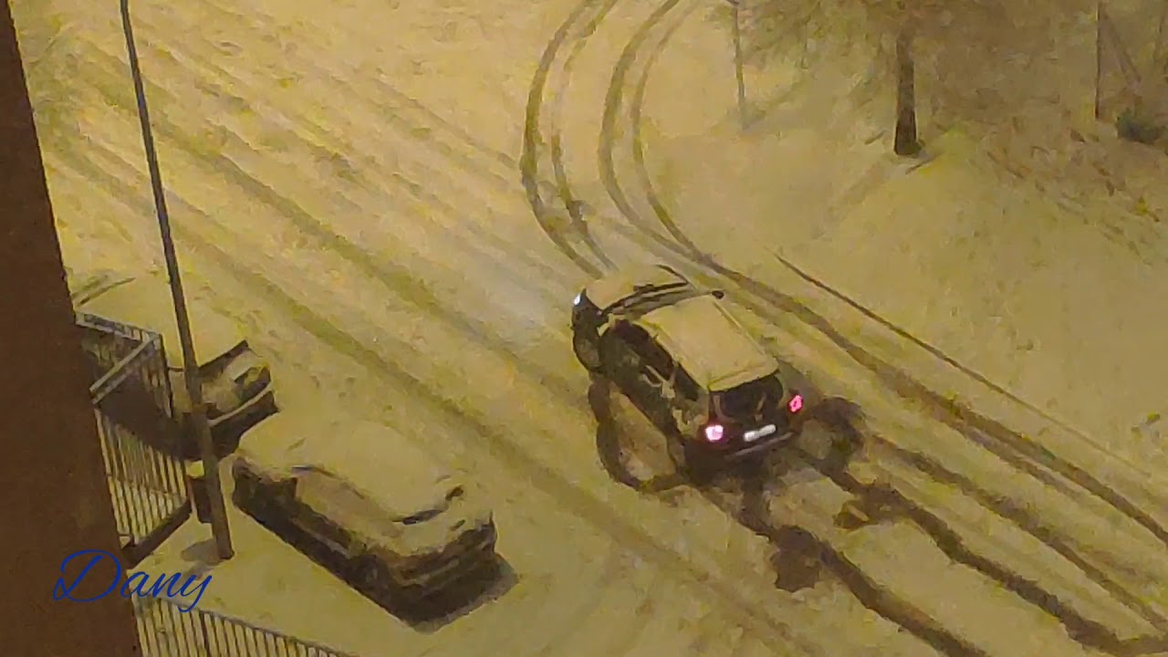 [EXCLUSIVA] Continuación video viral adelantamiento R4 a Dacia Duster