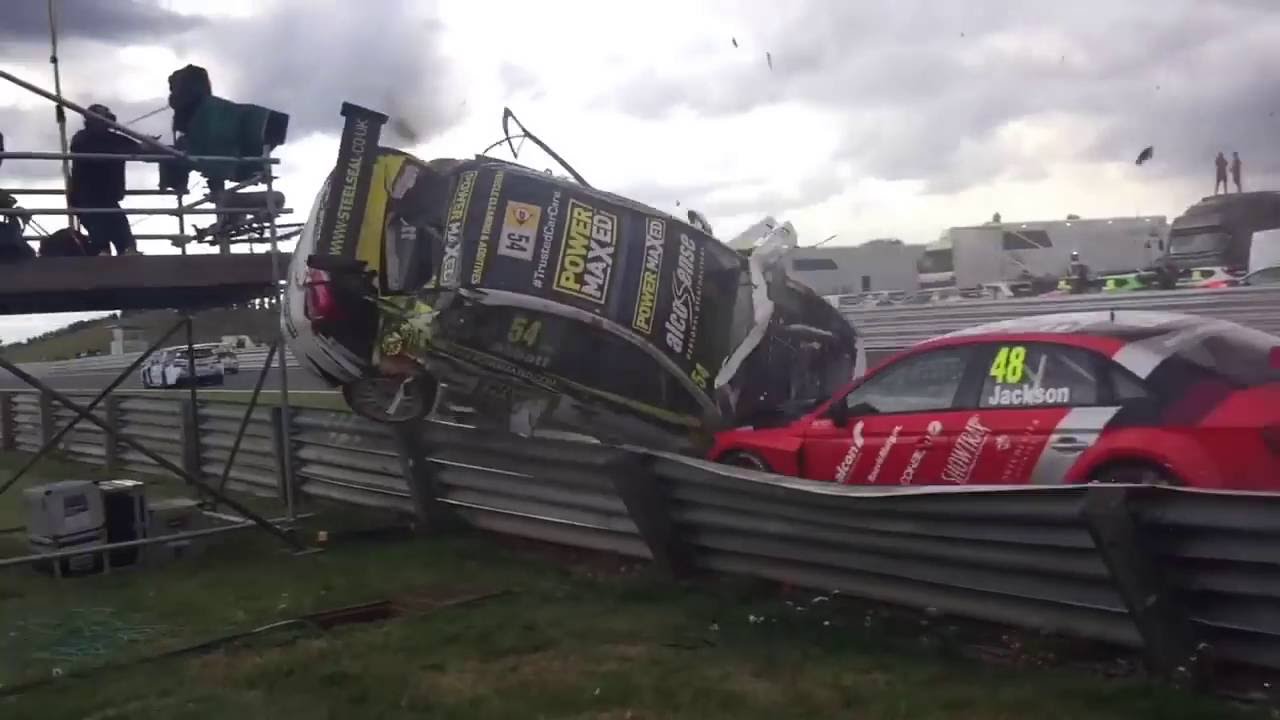 BTCC SloMo Hunter Abbott crash Snetterton 2016