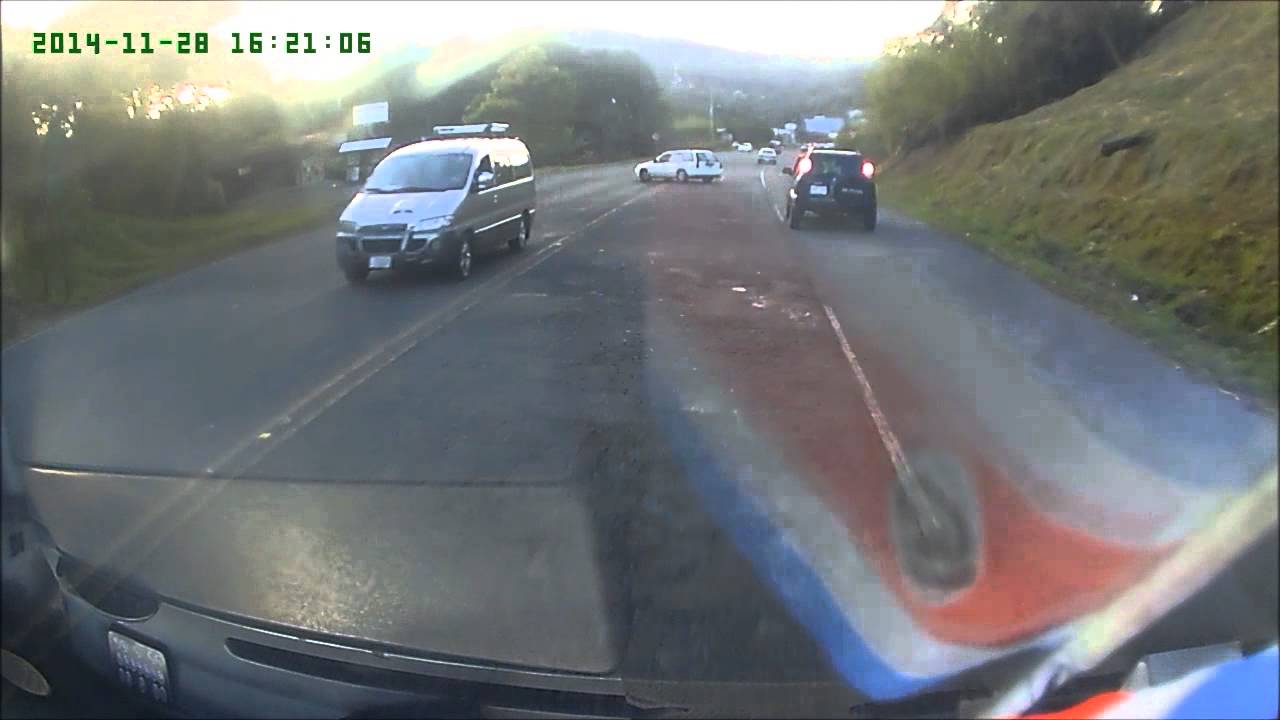 Vuelta en U en Bernardo Soto. imprudencias al volante en Costa Rica