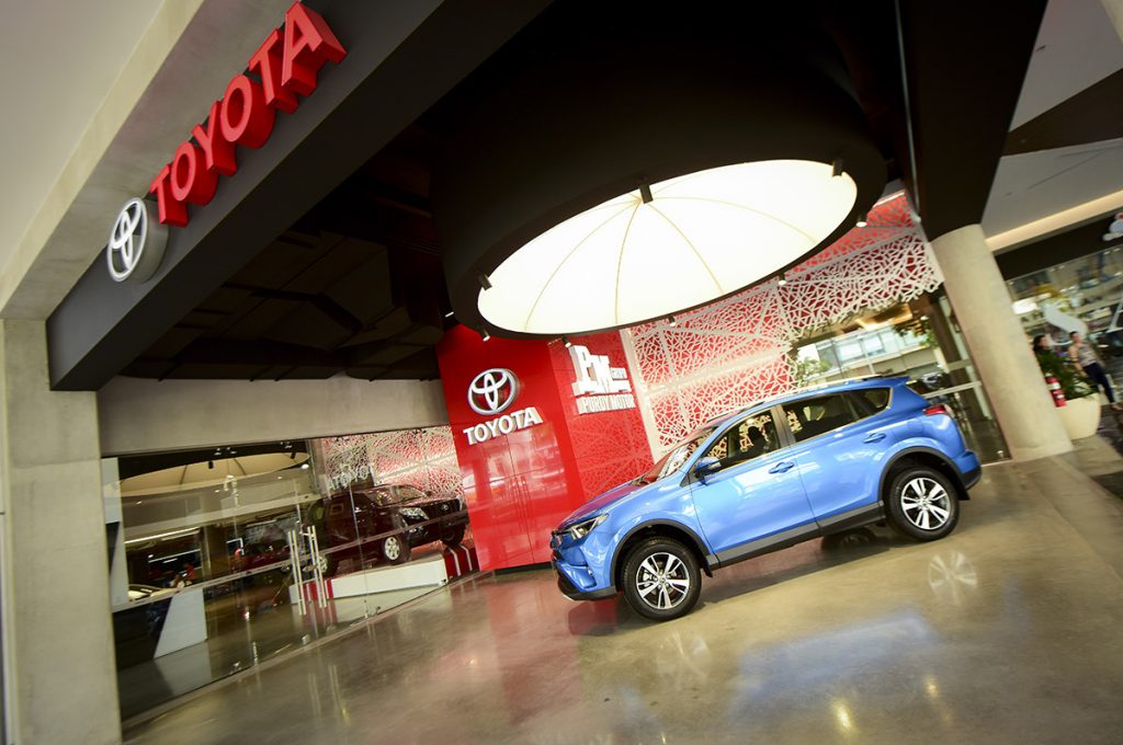 Toyota inaugura sucursal en Avenida Escazú