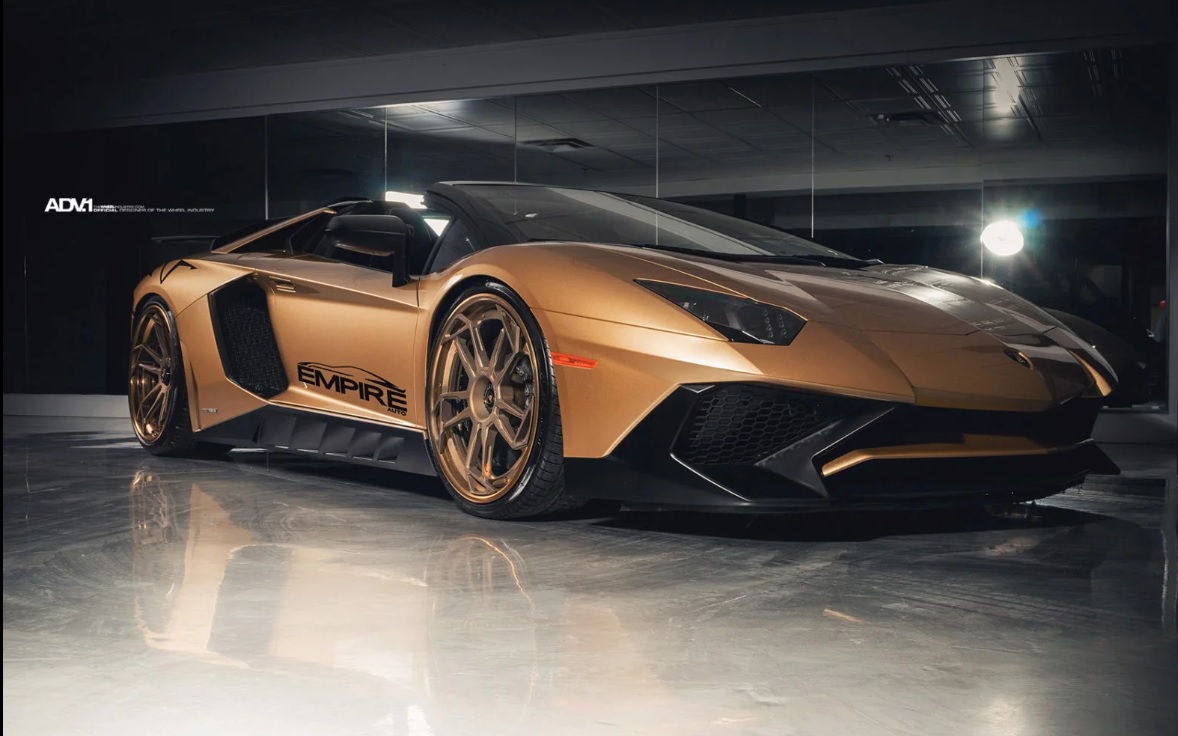 Lamborghini Aventador SV Roadster dorado: ¿Amor u odio? – Puro Motor