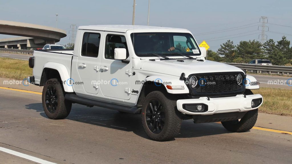 Jeep Gladiator 2024 es captado sin camuflaje